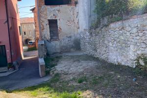 Fabbricato uso magazzino