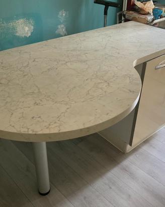 Penisola cucina in legno con armadietto 3 sgabelli