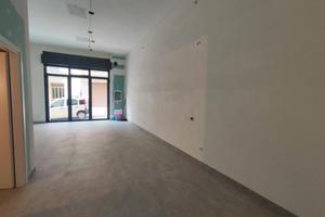 Altamura, via manzoni locale commerciale 60 mq