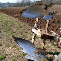 Aratro monovomere x trattore