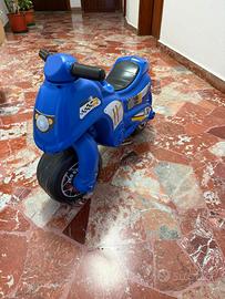 Moto giocattolo