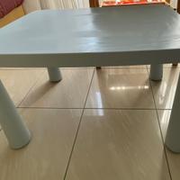 Tavolino ikea bambino  + sedie