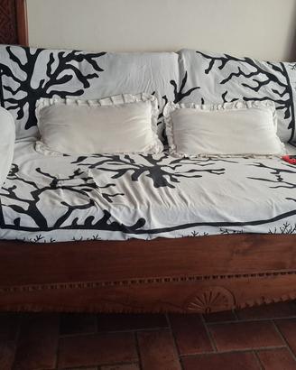 Splendido divano letto etnico in legno massello