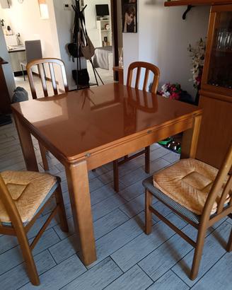 divano e tavolo+sedie