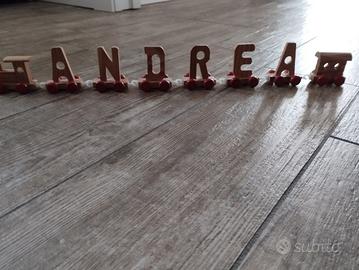 trenino in legno con nome Andrea