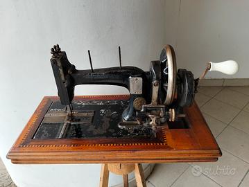 macchina da cucire vintage 