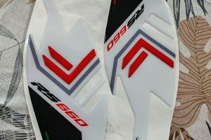 Adesivi laterali para serbatoio