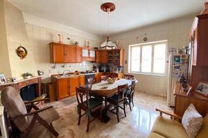 S/indipendente 100 mq con box e terrazzo