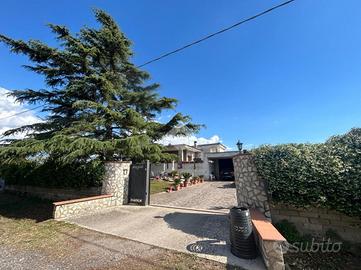 VILLA SINGOLA A APRILIA