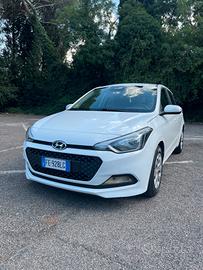 ADATTA PER NEOPATENTATI Hyundai i20 1.2 5 porte Cl