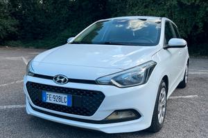 ADATTA PER NEOPATENTATI Hyundai i20 1.2 5 porte Cl