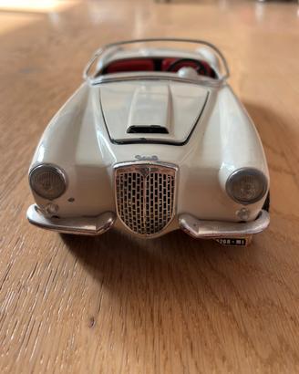Lancia Aurelia B24 Spider 1/18 Bburago Vintage