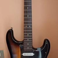 Chitarra “Fender Squier Strat” con Accessori
