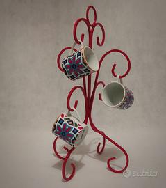 Appendi oggetti in metallo rosso