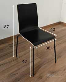 Sedia in legno nera