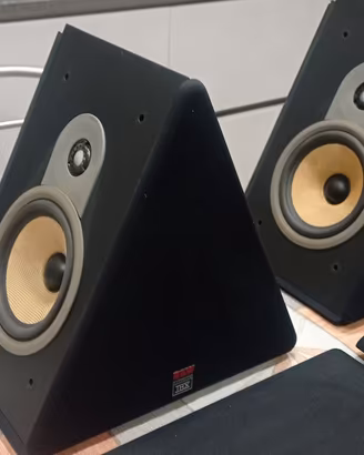 B&W  Diffusori  SCM-8 Surround