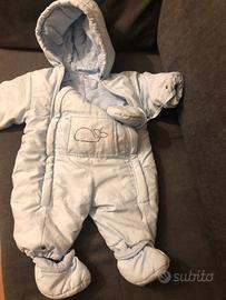 Tuta bambino con manopole e piedini che si staccan