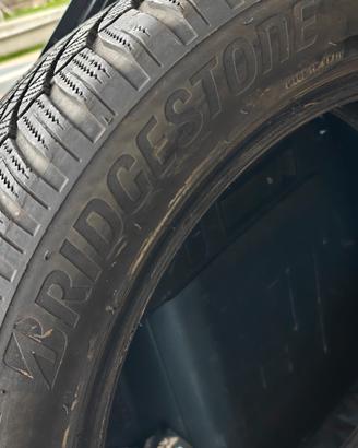 Gomme invernali Bridgestone 235 50 r19