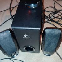 Sistema di casse Logitech 2.1 con subwoofer e coma