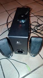Sistema di casse Logitech 2.1 con subwoofer e coma
