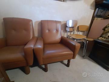 N.3 poltrone in semipelle
