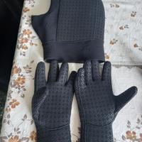 guanti e cappuccio da subacqueo 
