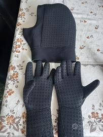 guanti e cappuccio da subacqueo 