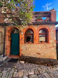 Appartamento di 155 m² con 5 locali a Bucine