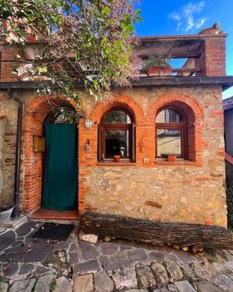 Appartamento di 155 m² con 5 locali a Bucine