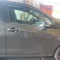 Porta anteriore dx nuda TOYOTA YARIS del 2012
