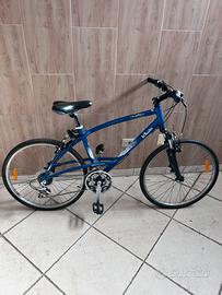 Bicicletta btwin blu