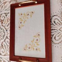 Vassoio arte povera ricamato a mano punto croce fl