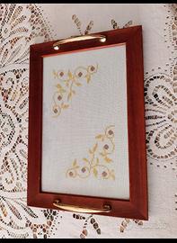 Vassoio arte povera ricamato a mano punto croce fl