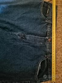 jeans taglia 58 con misurazione