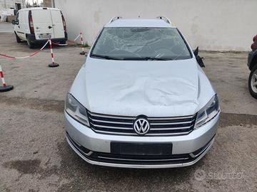 VW PASSAT VARIANT 365 2.0 TDI 140CV -ricambi