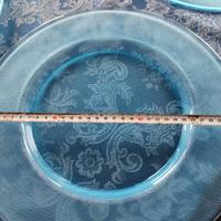 Sotto piatti azzurri