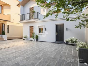 CASA SEMINDIPENDENTE A BOTRICELLO