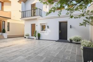 CASA SEMINDIPENDENTE A BOTRICELLO