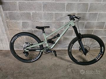 commencal clash origin