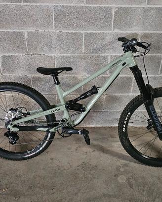 commencal clash origin