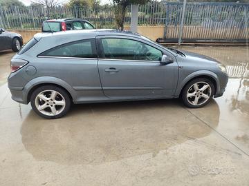Opel Astra GTC