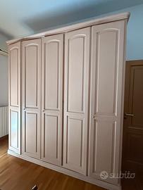 Guardaroba in legno