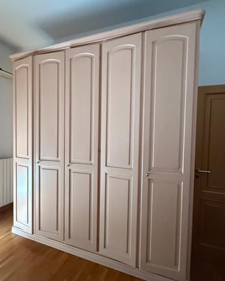Guardaroba in legno