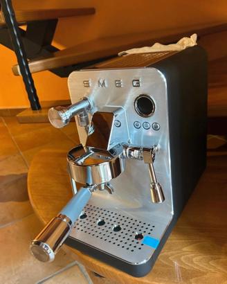 Macchina caffè SMEG  EMC02BLMEU