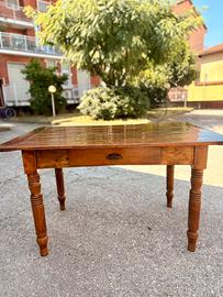Tavolo antico in legno massello restaurato