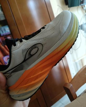 scarpe  sportive 