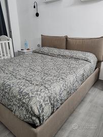 Letto matrimoniale con cassettone