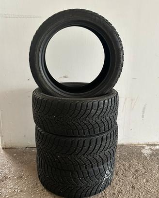 Gomme invernali 240 / 40 / 18