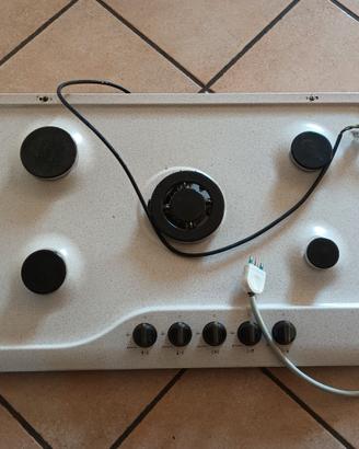 Gas 5 fuochi Hotpoint Ariston
