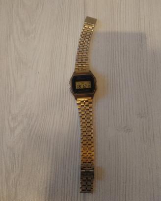 orologio Casio retro gold 